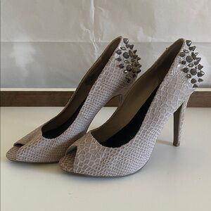 Vera Wang Kohl’s Textured Studded Heels in Cream